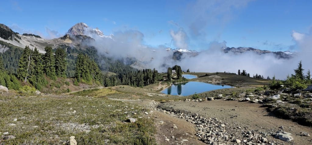 Elfin Lakes in September 